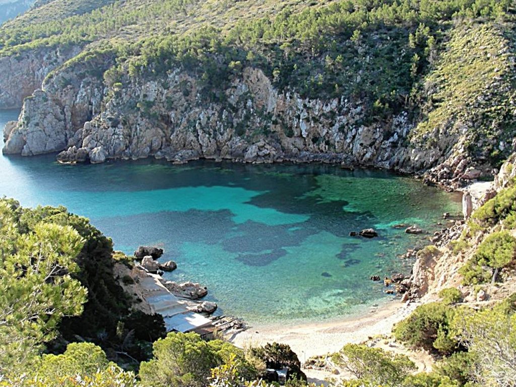 cala d'en Serra. Playas y calas en Ibiza